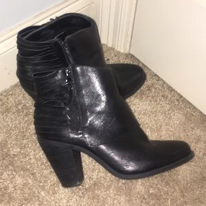 Jessica Simpson | Black leather heeled boots